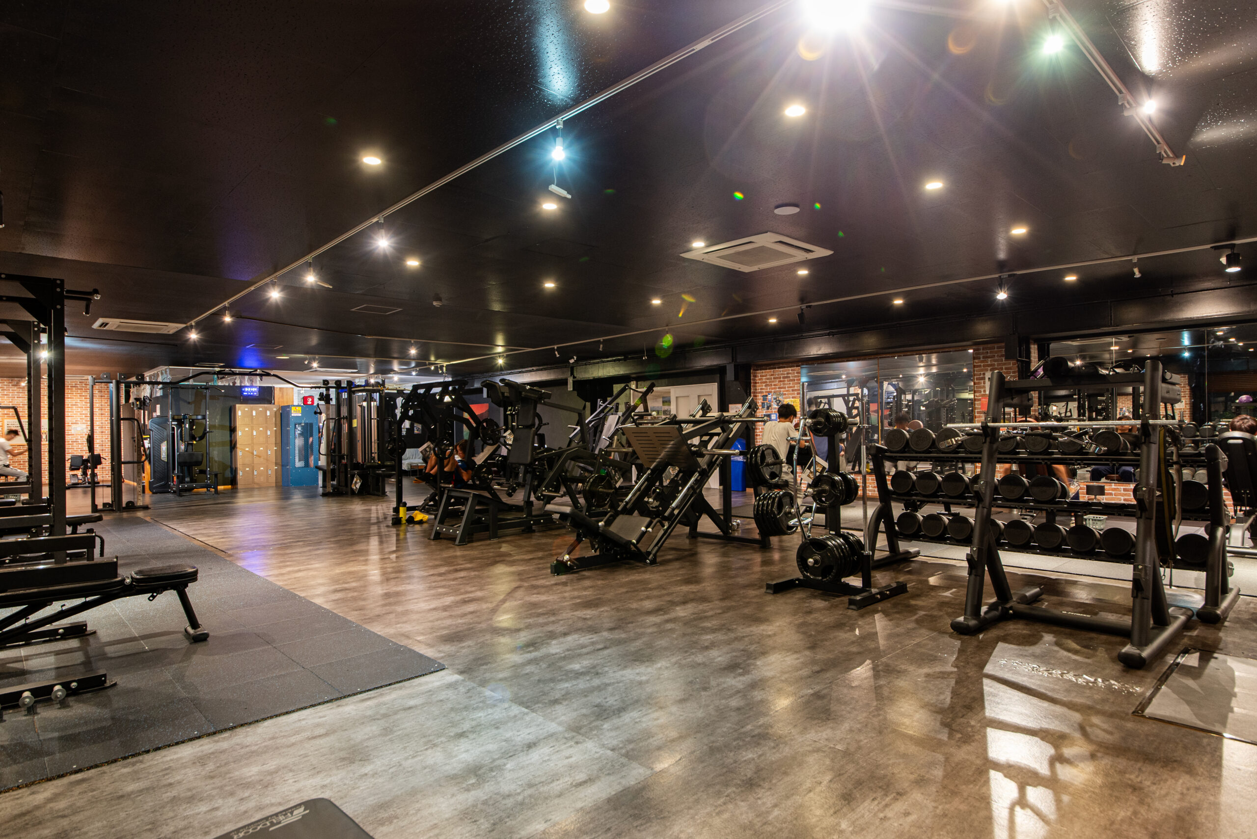 ONE MORE FITNESSとは？ジムの特徴